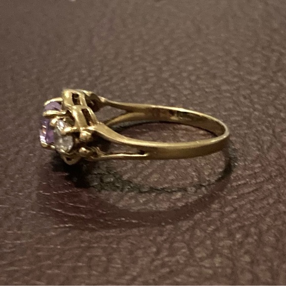 Vintage 10k Lavender Ice and CZ Yellow Gold Ring, Size 5 - Picture 2 of 5